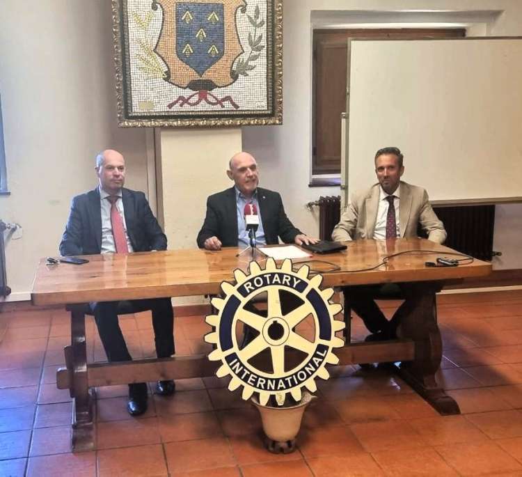 Miembros del Rotary Club y Caixabank