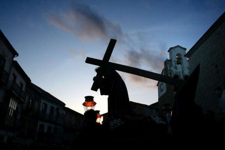 Paso procesional en la Plaza de Nicomedes Martín Mateos