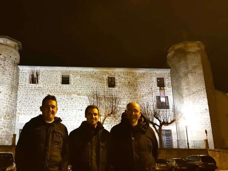 Los senadores frente al palacio ducal