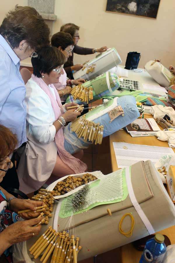 Taller de encaje de bolillos desarrollado en Béjar