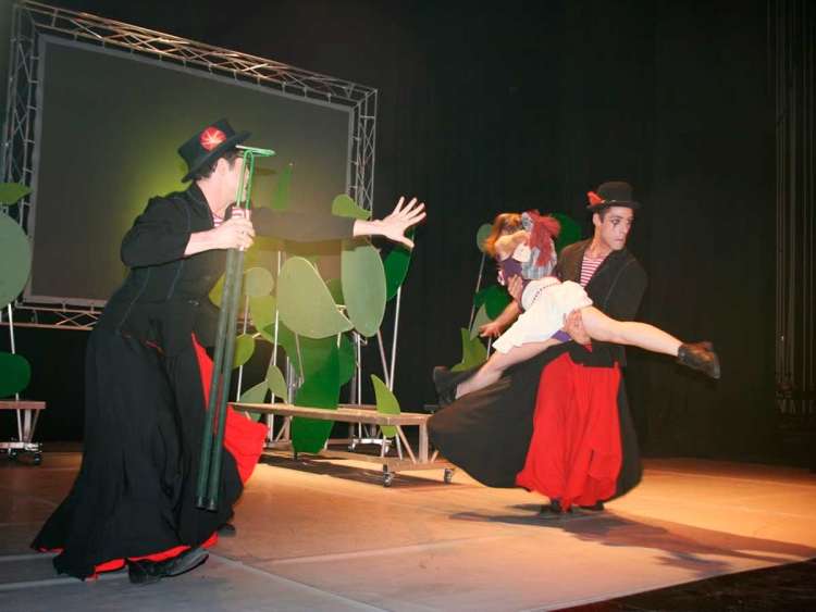 Actuación infantil en el Teatro Cervantes de Béjar