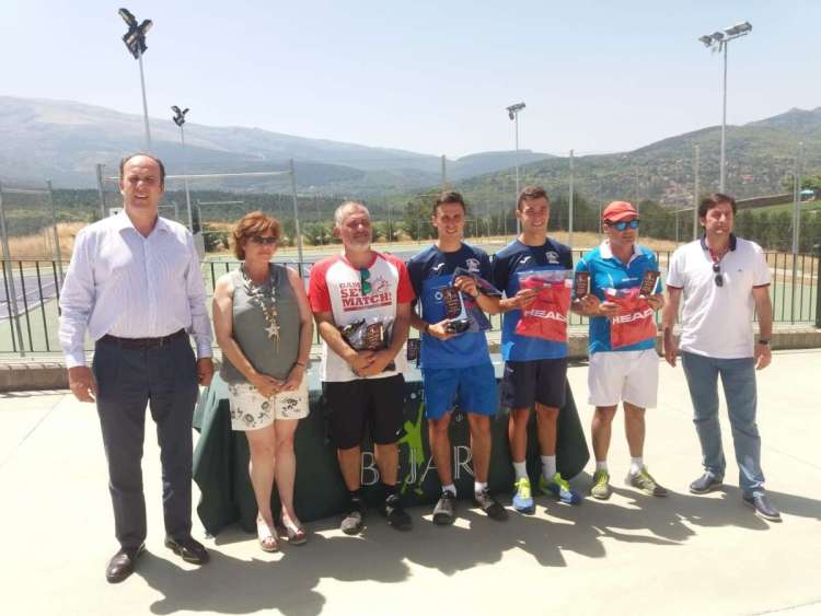 Premiados en el Torneo de Tenis