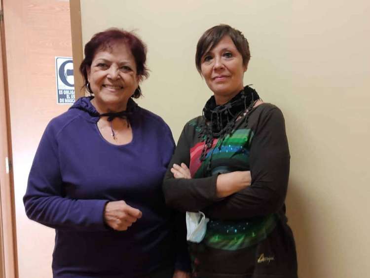 Dos mujeres