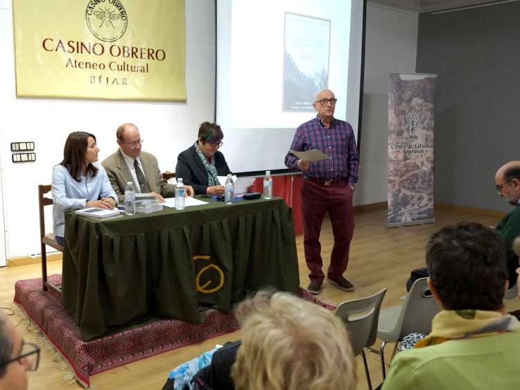 Presentación de Historia, lingüística y geografía del topónimo Béjar en el Casino Obrero