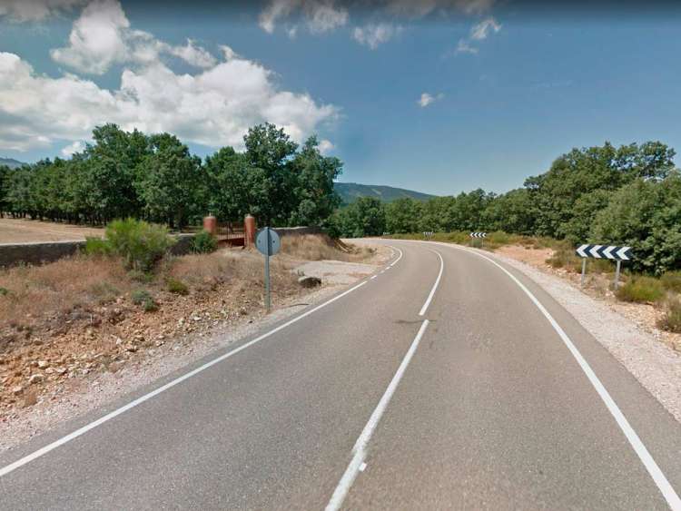 Tramo de la SA-220 entre el Cabaco y El Maillo