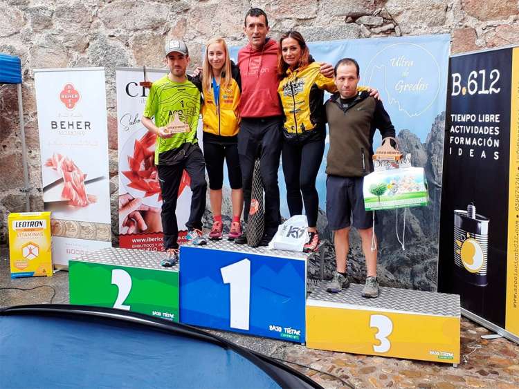 Ganadores de la carrera Ultra Gredos en el podium