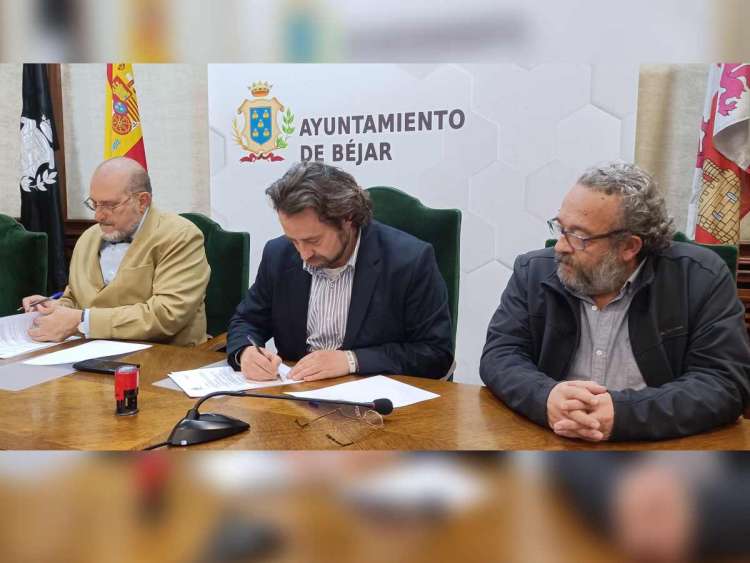 Ventura Velasco, presidente de la Cámara de comercio, Junto al alcalde, Antonio Cámara y el concejal, Jose Luis Rodríguez Celador