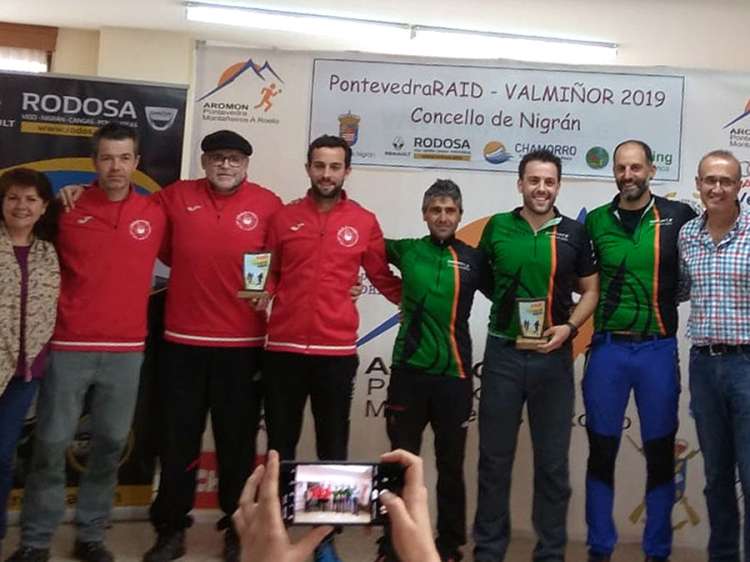 Equipo de Lo Vettones a la derecha de la imagen. A la izquierda el equipo ganador