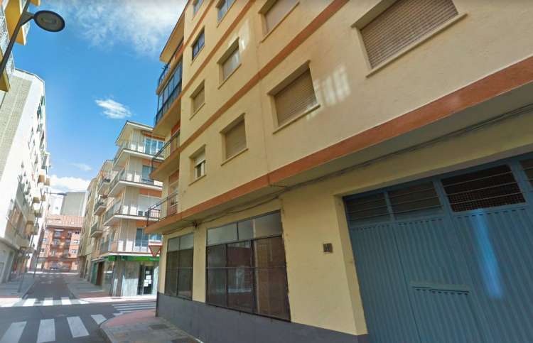 Viviendas con balcones en calle Valdivia de Barrio Garrido en Salamanca