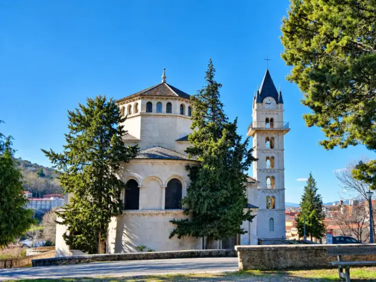 Iglesia de Santa María del Pilar, Los Pinos, Béjar