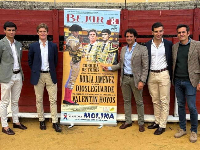 Presentación del cartel de la corrida de toros de Béjar 2026 en La Ancianita, con los protagonistas del festejo.