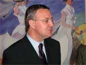 Jesús Caldera pide a Junta y Ayuntamiento que dejen de <i>marear la perdiz</i> con el tema del Parador.                                               