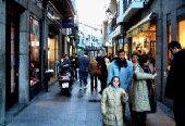 Las tiendas de la calle Mayor estudian abrir los sábados