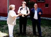 Cipriano González recibe el reconocimiento de los vecinos