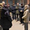 Grupo de miembros de La Lanzadera intercambiando impresiones en el Museo Textil de Béjar