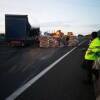 Camión volcado en la A66 a su paso por Béjar