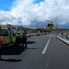 Helicóptero aterrizando sobre la autovía A-66 en el lugar del acciente