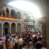 Ambiente festivo Plaza Mayor durante el pregón de fiestas 