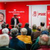 Cargos socialistas, simpatizantes y militantes en la sede del PSOE en Béjar