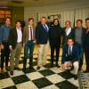 Grupo de personas posando