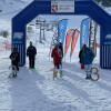 Varios esquiadores sobre la nieve, formando el pódium de la categoría