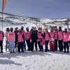 Grupo de escolares en la nieve