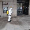 Operarios municipales realizando trabaos de desinfección