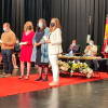 Varias personas sobre el escenario