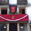 Balcón engalanado