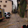 Camión de bomberos en las calles estrechas de Villanueva del Conde
