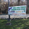Pancarta en el parque de La Aliseda, Béjar