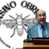 Marcos Casquero sobre un a imagen con el logotipo del Casino Obrero de Béjar