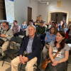 Publico asistente a la conferencia de la arqueóloga Elvira Sánchez en el Palacete de El Bosque de Béjar