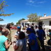 Alcalde junto a los participantes en la Romería de la Peña de la Cruz