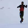 Un corredor por la nieve