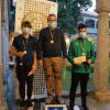 Pódium con tres ganadores