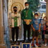 Pódium con tres ganadores