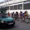 Ciclistas pasando por la calle Colón de Béjar
