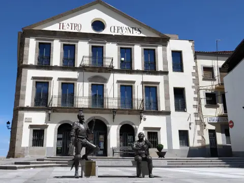 Facahda del Teatro Cervantes de Béjar