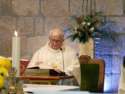 Agustín Jiménez García, durante una misa