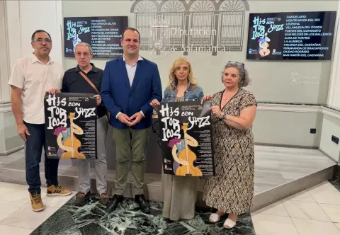 Presentación de Históricos con Jazz en Salamanca con representantes y cartel del ciclo cultural