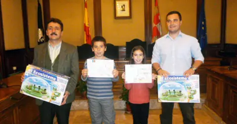 Alba Fernández y Adrián Martín ganadores del Concurso de dibujo de aqualia