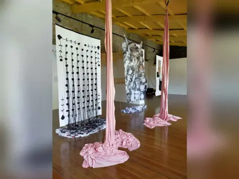 Parte de la exposición del  I Festival Arte y Feminismos “Entre Sábanas” de Béjar