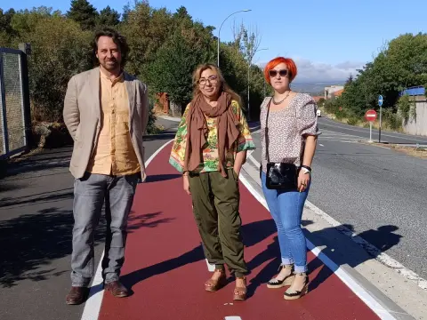 Alcalde de Béjar y concejalas en el carril bici de Béjar