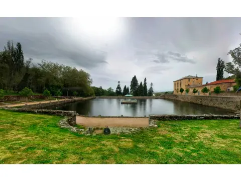 Panorámica del estanque de El Bosque de Béjar