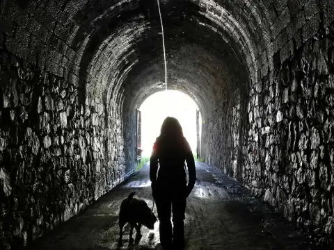 Interior del túnel del Camino natural de Béjar