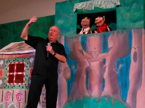 Representación de marionetas en Teatro León Felipe de Sequeros