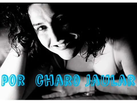 Framme de unno de lso videos promocionales de Charo Jaular