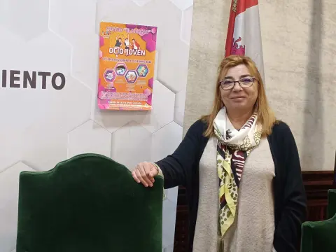 Concejal de juventud Ana V Peralejo
