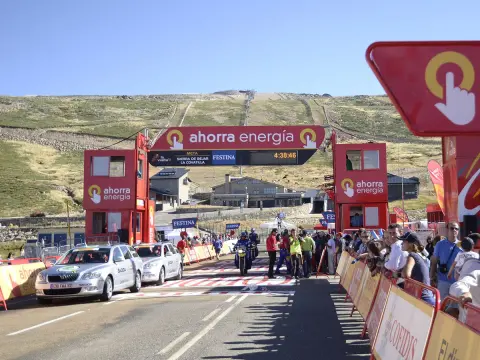 Línea de meta en La Covatilla durante la Vuelta España 2011